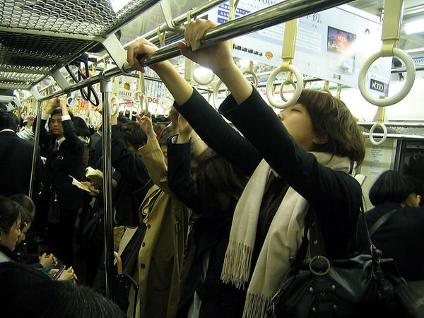 crowded-tokyo-nhatbanaz