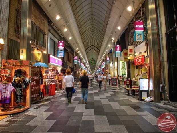 003kyoto-japan-teramachi-arcade-920x920