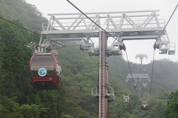 Cáp treo Hakone đi từ Sounzan lên Owakudani