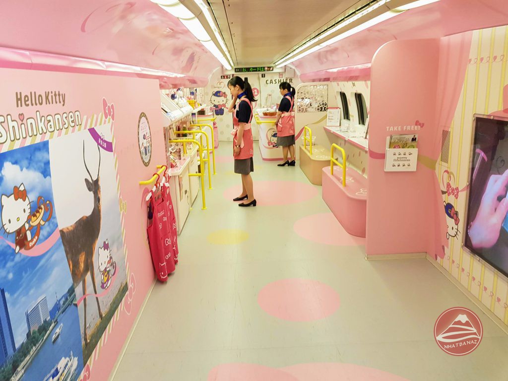 Hello Kitty Shinkansen