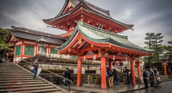 Fushimi Inari Taisha: Ngôi Đền Linh Thiêng Biểu Tượng Của Kyoto