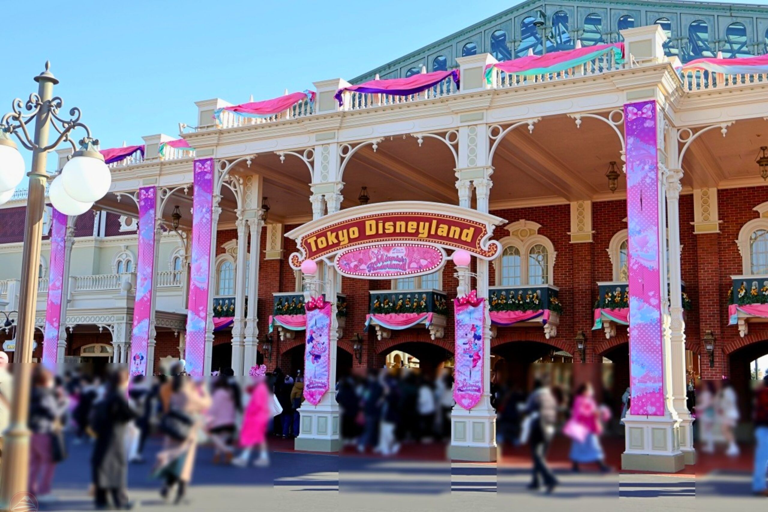 Lần đầu đi công viên Disney - Đến muộn và không có kế hoạch rõ ràng