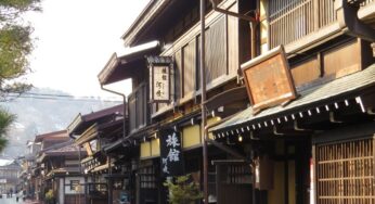 Dạo quanh khu phố cổ Takayama mùa hè: Vì sao nơi này được gọi là “Kyoto thu nhỏ”?