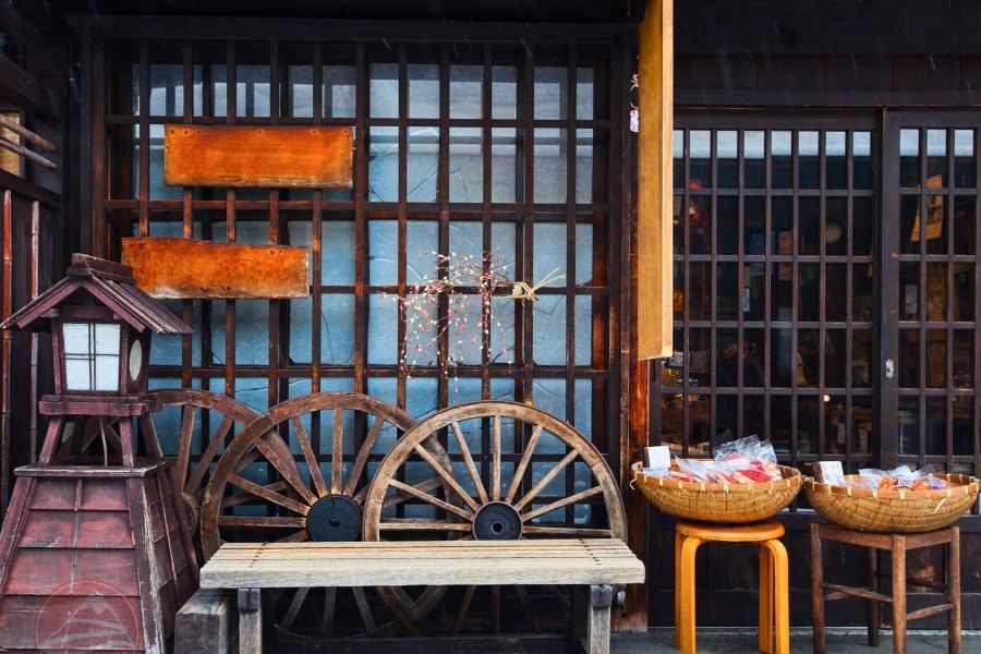 Mua sắm thủ công và quà lưu niệm