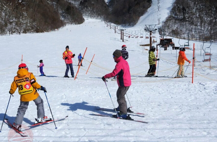 Khu trượt tuyết Hirayu Onsen Ski Area