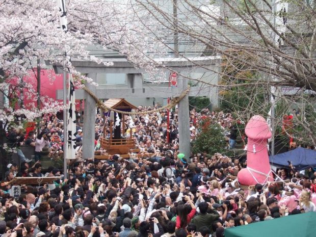 Le_hoi_duong_vat_Kanayama Matsuri_mua-hoa-anh-dao-nhat-ban