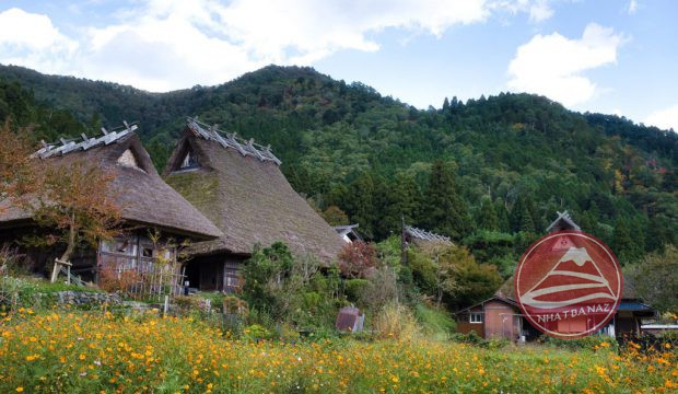 Một ngôi làng nhỏ cách trung tâm Kyoto hai giờ lái xe.