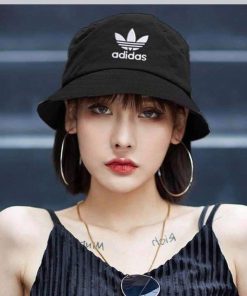 Mũ Adidas "bán báo" hot trend !