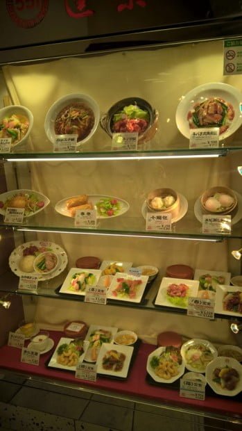 Hàng mẫu món ăn giống như thật