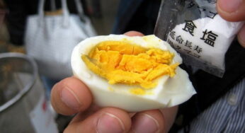 Tin đồn về món ăn Trứng Gà Đen ở thung lũng nước sôi Nhật Bản