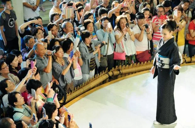 Triình diễn Kimono