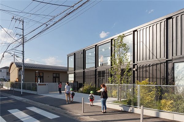 ngam-nha-tre-container-dep-va-sang-nhatbanaz-1