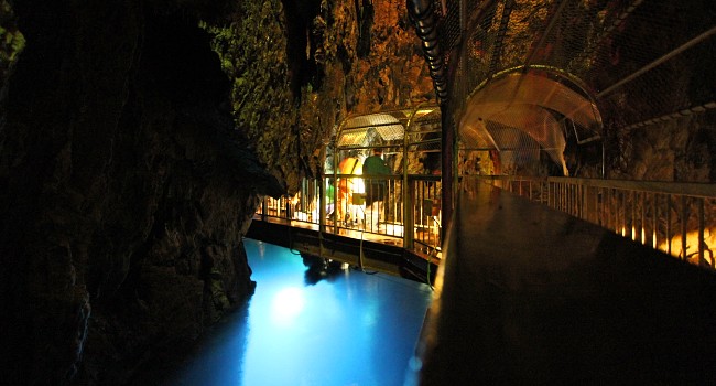 hang động Nhật Bản