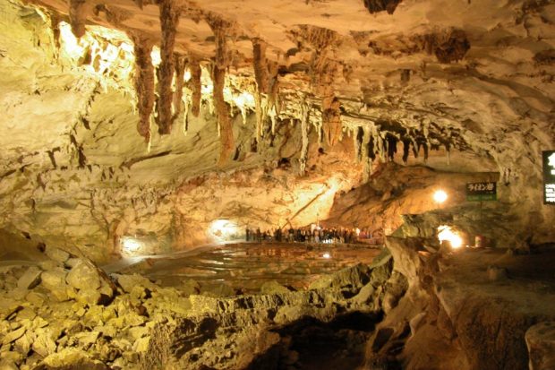 hang động Nhật Bản
