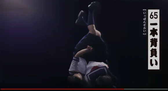 Thế 65 biểu diễn nữ sinh Sumo